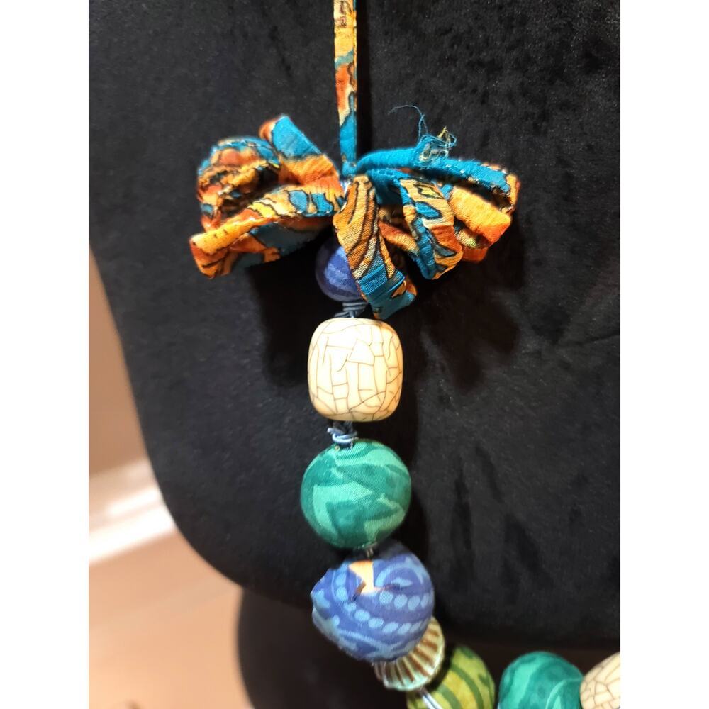 Women's Multicolor Beaded Necklace with Fabric Tie‎ Closure and Unique Design - Picture 5 of 6